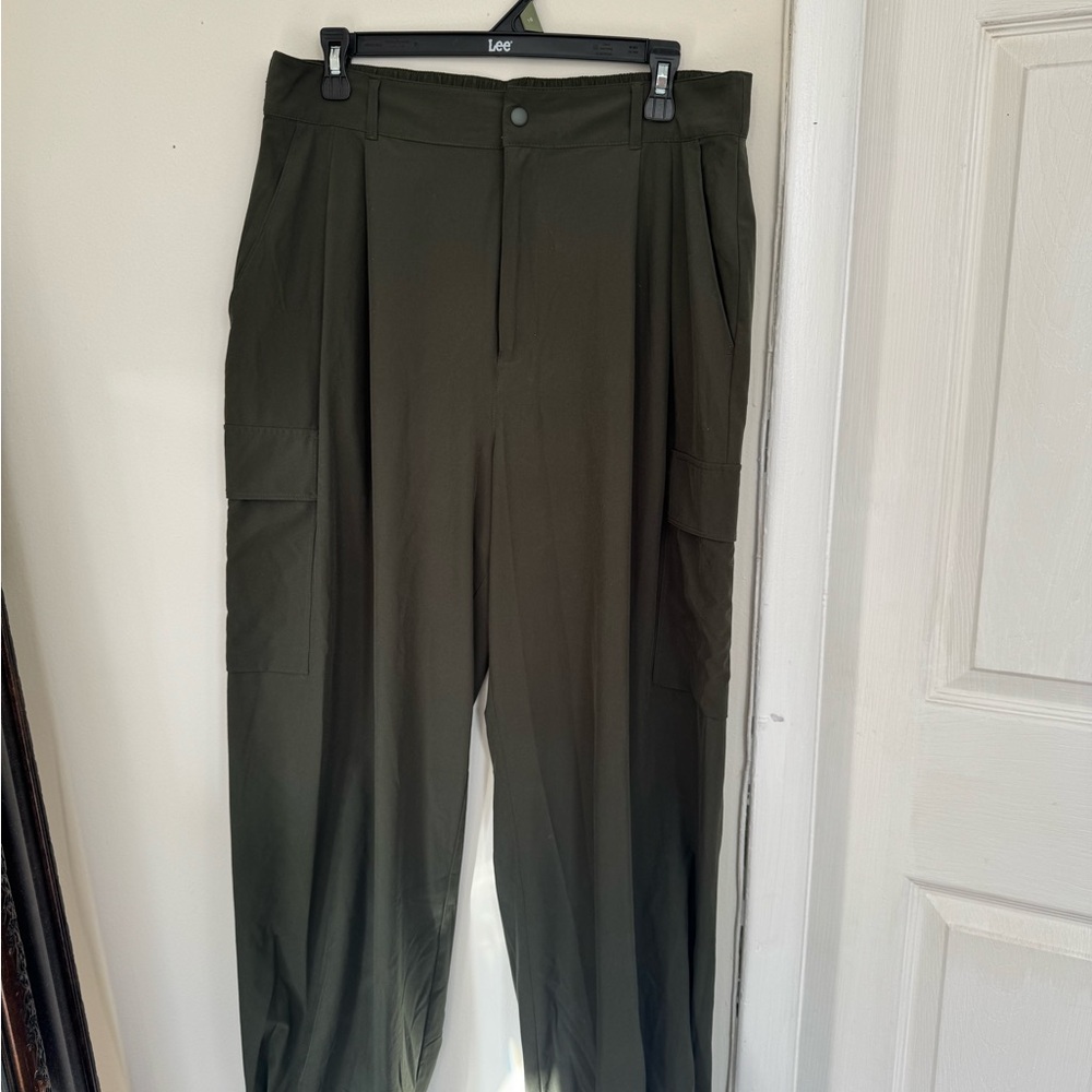 GapFit Cargo Joggers